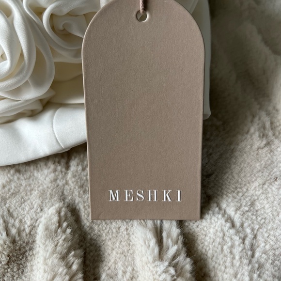 Meshki White Strapless Rose Appliqué Crop Top - Picture 10 of 10